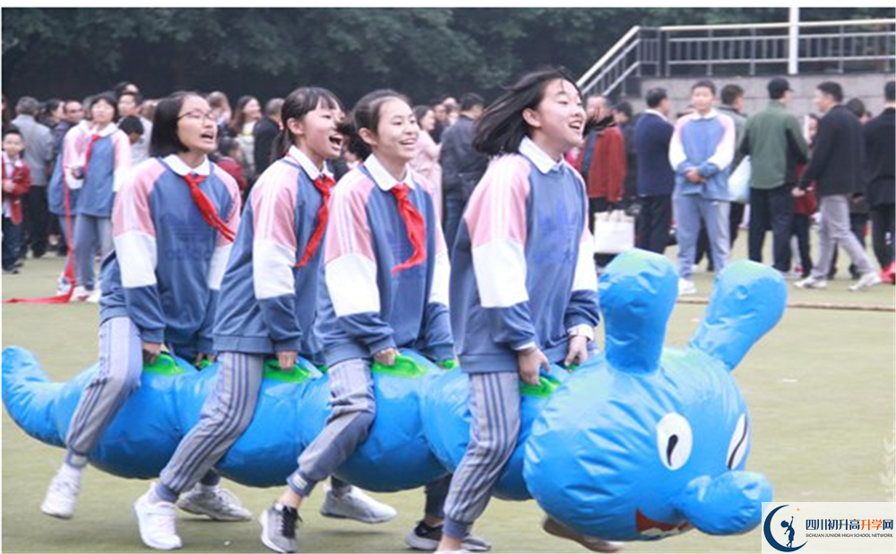 成都嘉祥外國語學校實驗班人數(shù)是多少？