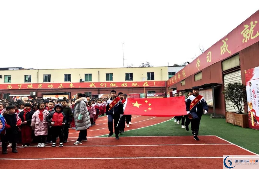 成都文武學(xué)校高中分班考試難嗎？