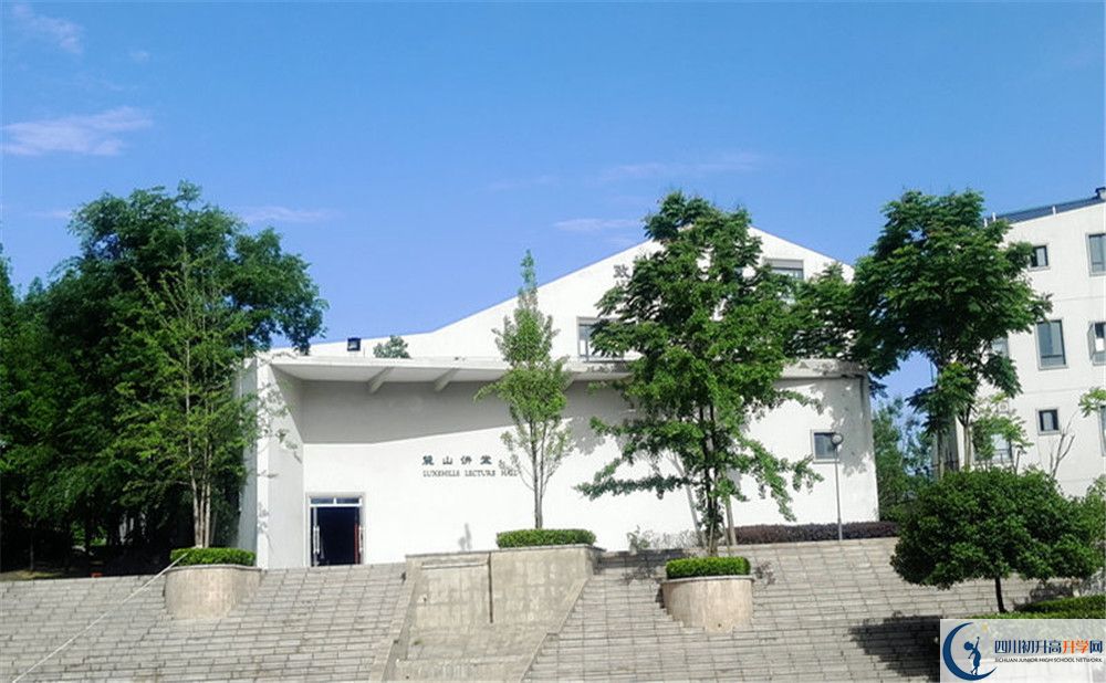 成都實(shí)驗(yàn)外國(guó)語(yǔ)學(xué)校（西區(qū)）在校學(xué)生總?cè)藬?shù)是多少？