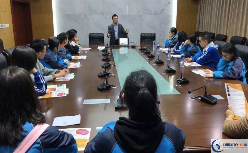 新都一中2020年高考人數(shù)是多少？