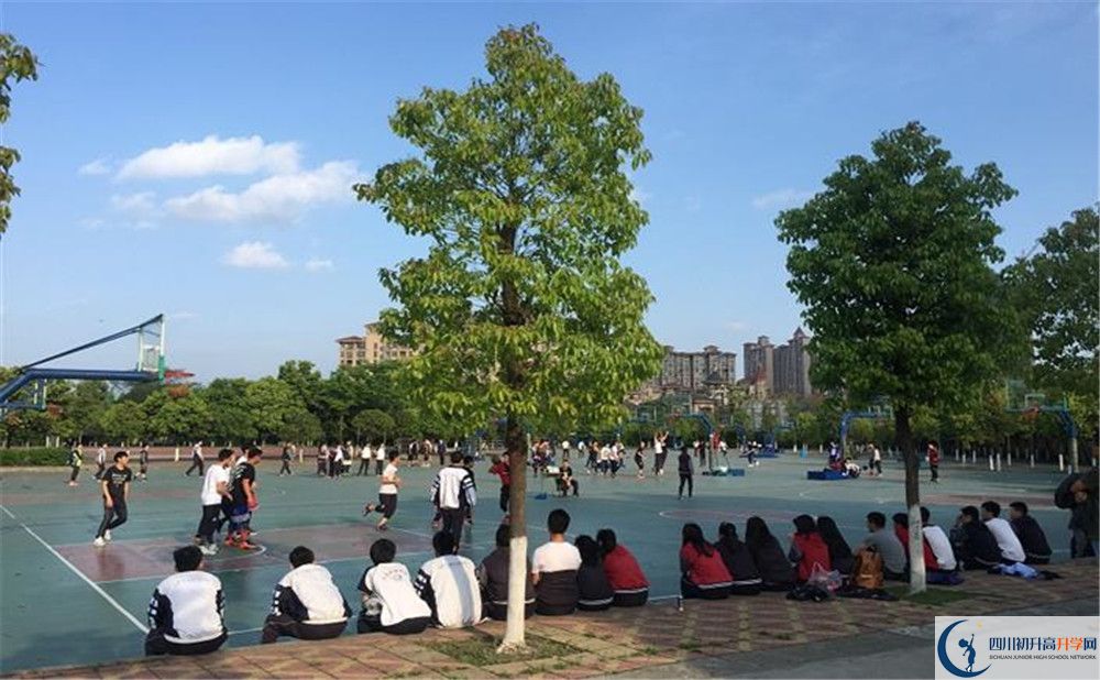 三原外國語學校今年的學費怎么收取，是否變化？